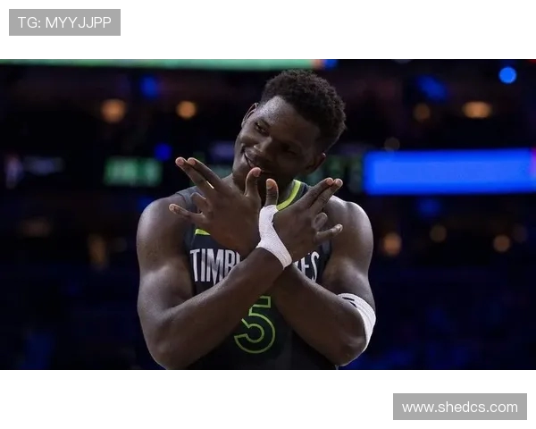 森林狼官方宣布爱德华兹右腿筋紧张首节伤退确认本场比赛提前结束